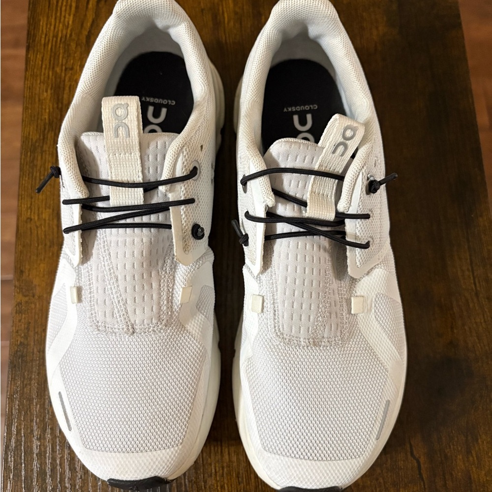 On Running Youth Cream Sneakers with Black Accents
